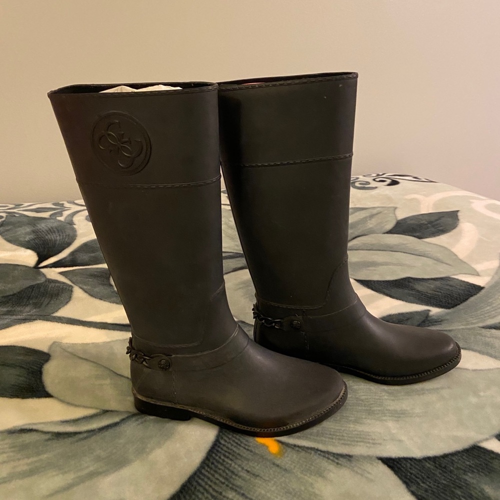 Black Guess rain boots